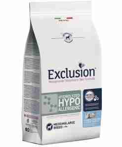 Dog food bag labeled Exclusion hydrolyzed hypoallergenic monoprotein veterinary diet for medium and large breed dogs, Made in Italy.